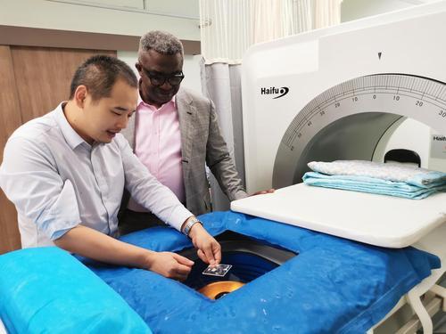 中國原創(chuàng)聚焦超聲治療設備首次成功出口墨西哥和尼日利亞